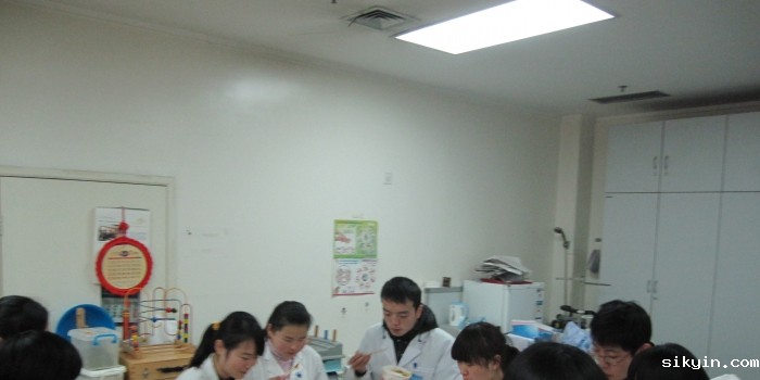 怎么又在吃吃喝喝的~~~~