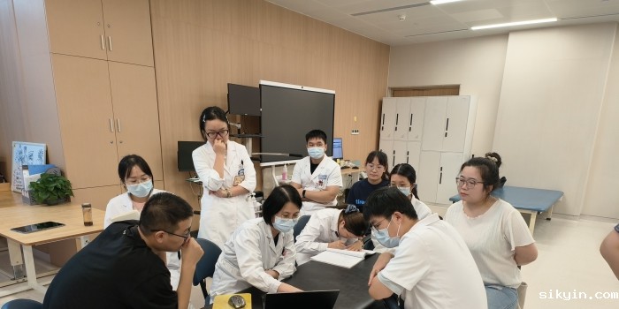 20250821蒙利娇老师与进修生交流