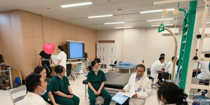 20250707刘沙鑫老师与进修生交流