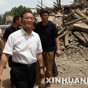 温家宝强调：举全国之力把抗震救灾工作进行到底