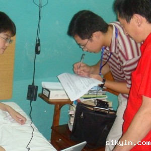 灾后医疗救助评估小组到访中心 国家紧急医疗救助体系有待完善