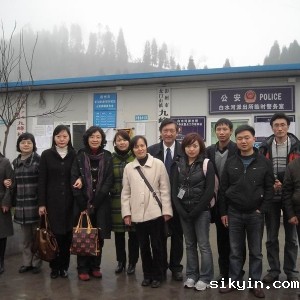 地震无情人有情 我院回访地震伤员