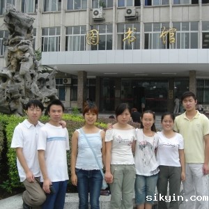 华西临床医学院2002级康复治疗毕业生合影