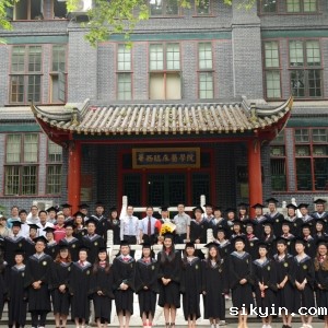华西临床医学院康复医学院2011级毕业生合影